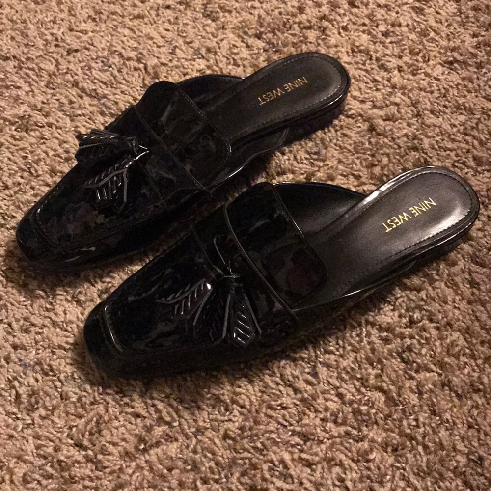 NWOB Nine West patent tasseled loafers